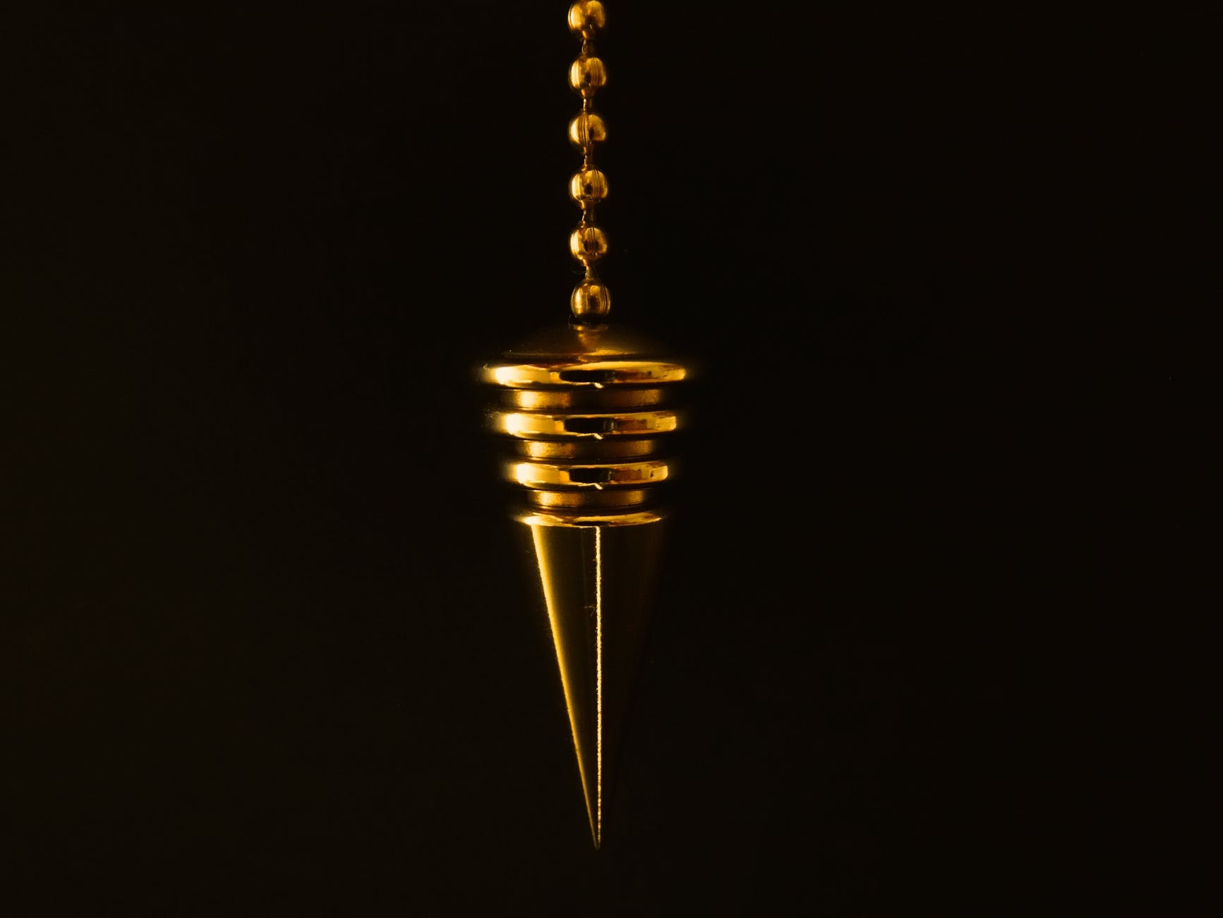 chain gold cone pendulum