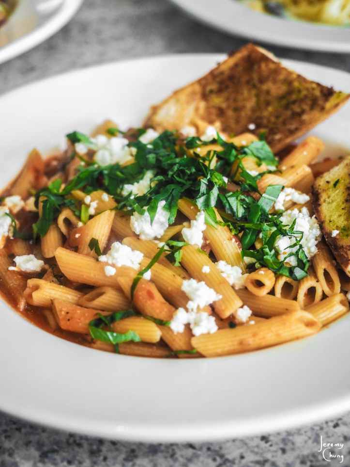 plate of cooked pasta