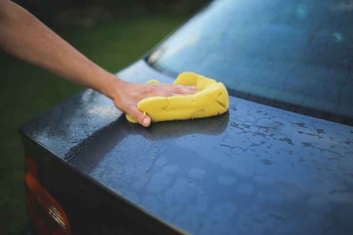 car wash eponge faire la lessive frotter
