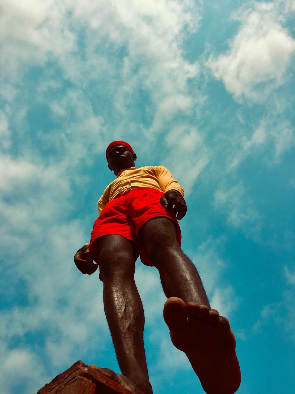 homme personne individu pied