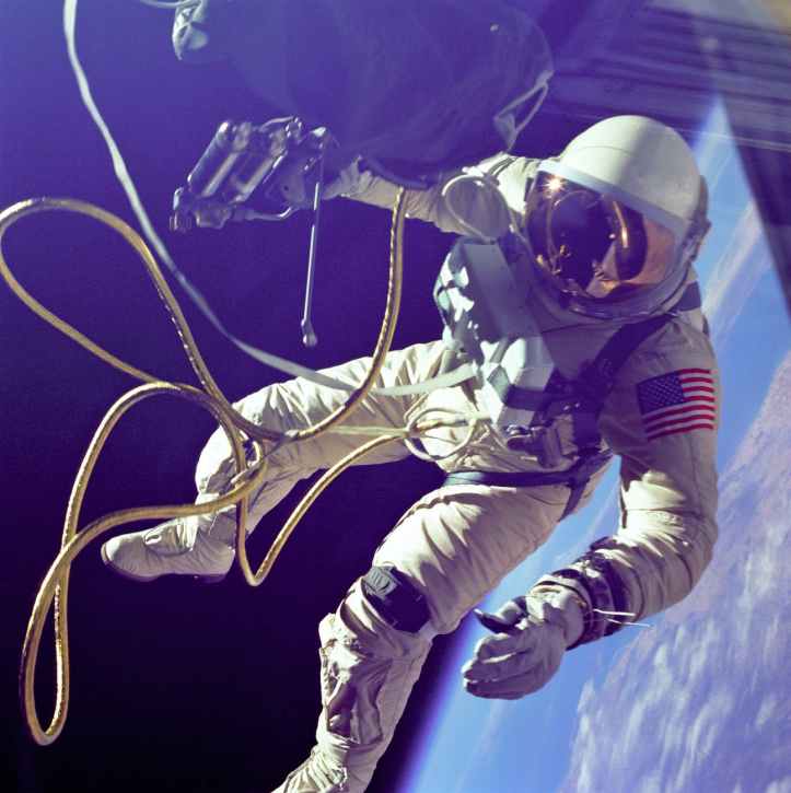 astronaute sur la planete